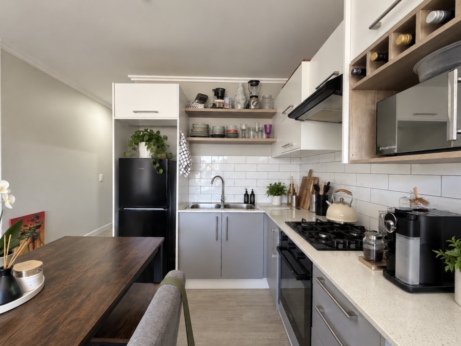 2 Bedroom Property for Sale in Table View Western Cape